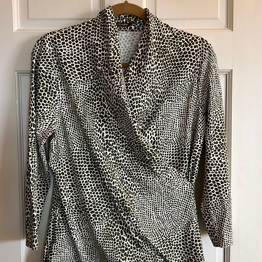 JMcLaughlin wrap top. Size L. Color olive and white.